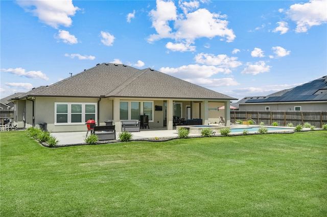 1878 Papa Mori Dr, Corpus Christi, TX 78414