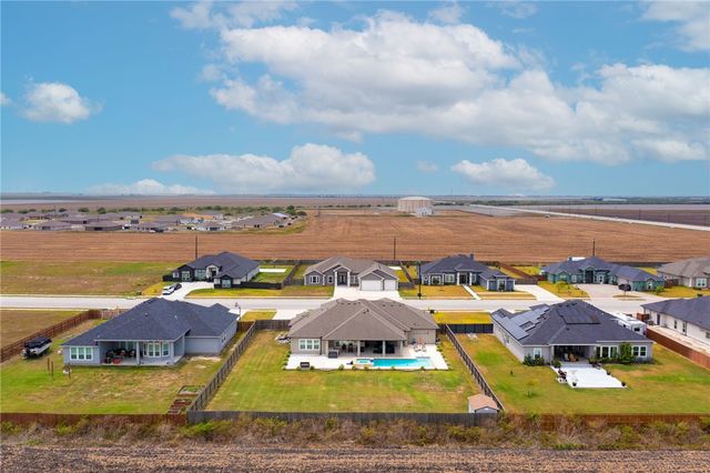 1878 Papa Mori Dr, Corpus Christi, TX 78414