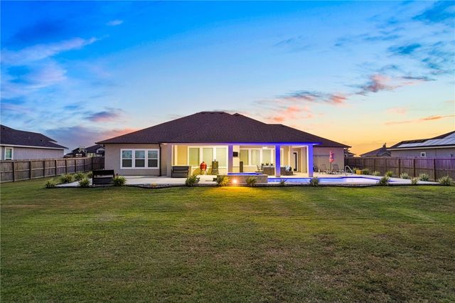 1878 Papa Mori Dr, Corpus Christi, TX 78414