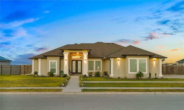 1878 Papa Mori Dr, Corpus Christi, TX 78414