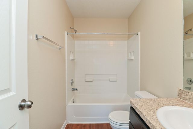 838 Darbydale Crossing Lane, Houston, TX 77090