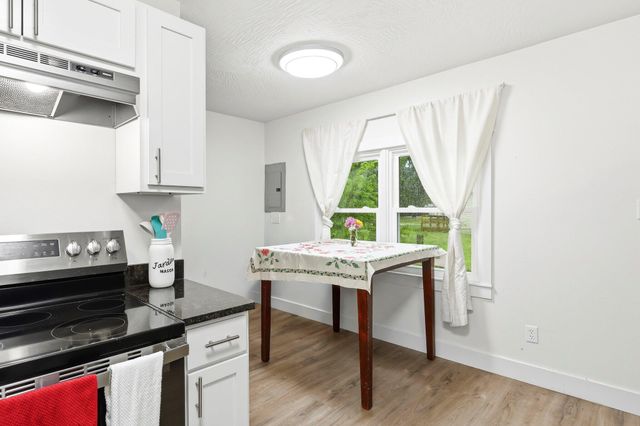 2448 N Ramsey Avenue, Springfield, MO 65803
