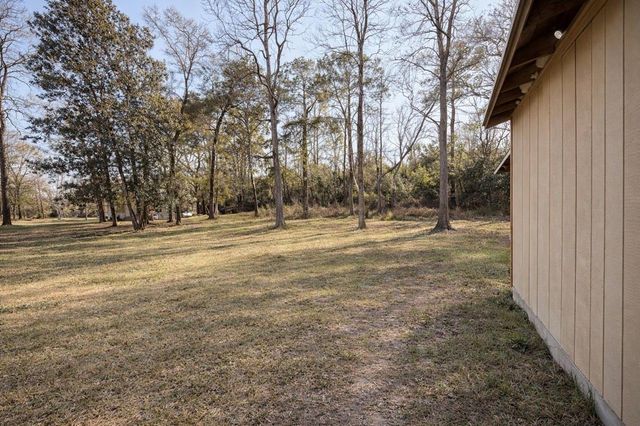158 County Road 2702, Cleveland, TX 77327