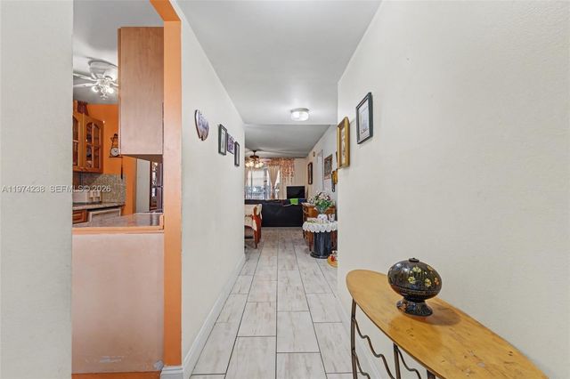 2649 NW 48th Ter 237, Lauderdale Lakes, FL 33313