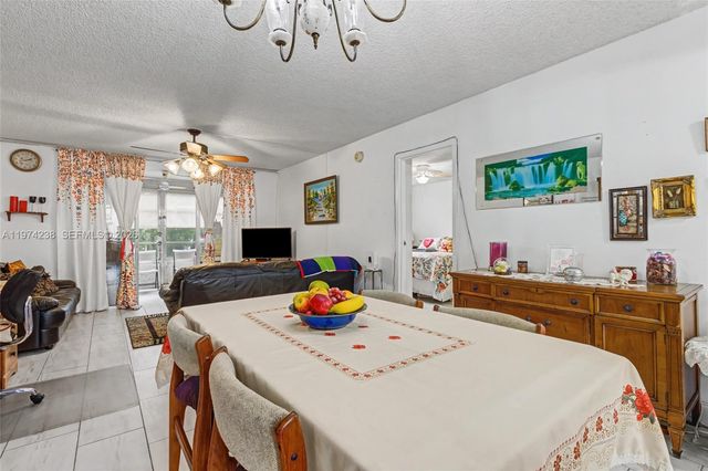 2649 NW 48th Ter 237, Lauderdale Lakes, FL 33313