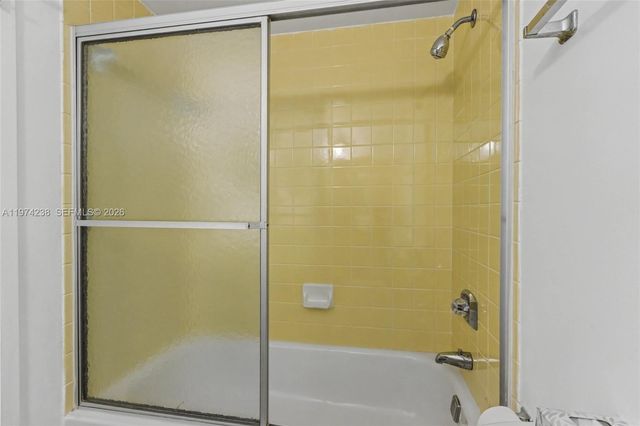 2649 NW 48th Ter 237, Lauderdale Lakes, FL 33313