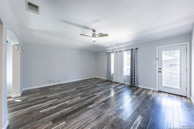 15522 Flowing Spring, San Antonio, TX 78247