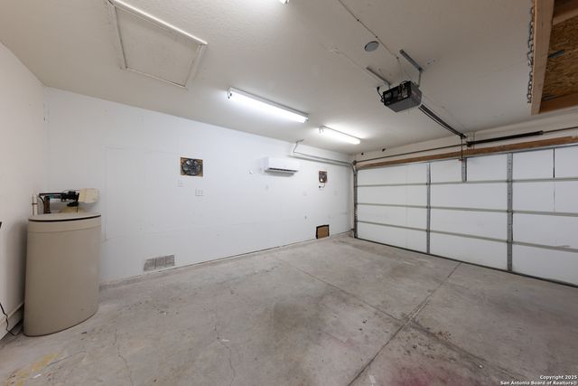 15522 Flowing Spring, San Antonio, TX 78247