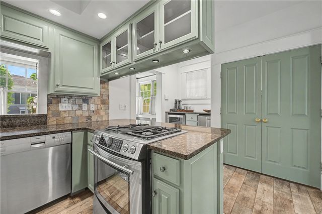 225 E Lafayette Street, Fayetteville, AR 72701