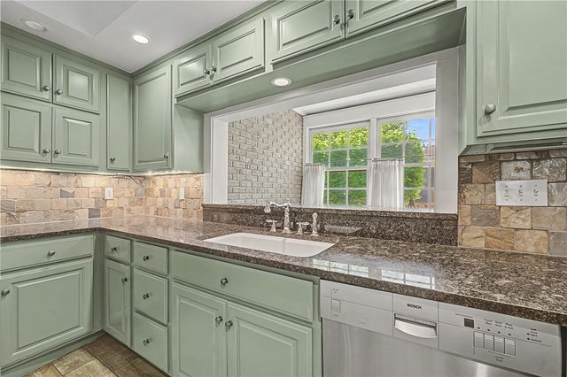 225 E Lafayette Street, Fayetteville, AR 72701