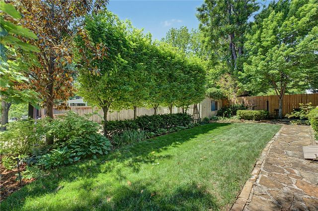 225 E Lafayette Street, Fayetteville, AR 72701