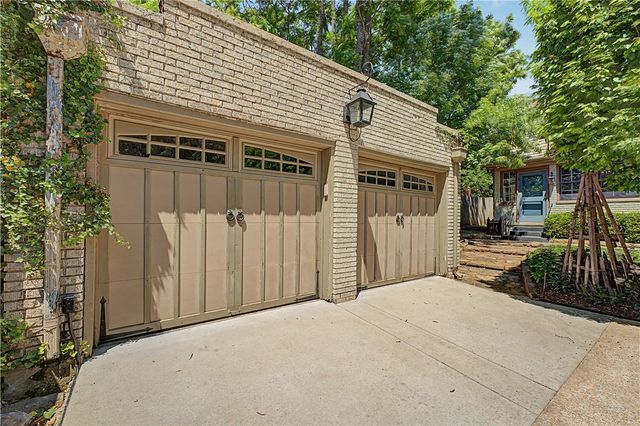 225 E Lafayette Street, Fayetteville, AR 72701