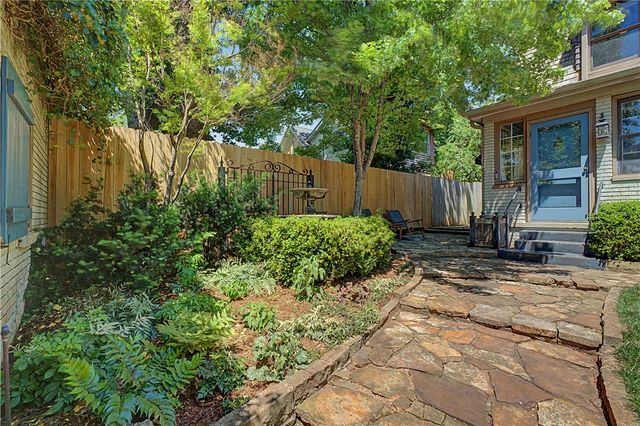 225 E Lafayette Street, Fayetteville, AR 72701