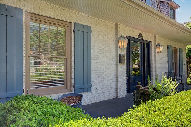 225 E Lafayette Street, Fayetteville, AR 72701