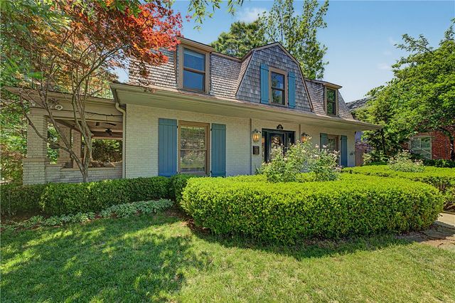 225 E Lafayette Street, Fayetteville, AR 72701