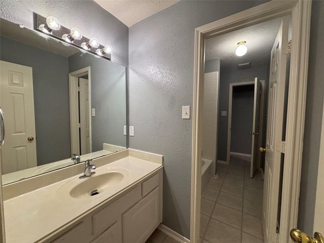 3207 Long Bough Court, Houston, TX 77059