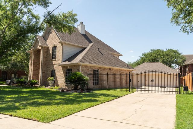 3207 Long Bough Court, Houston, TX 77059