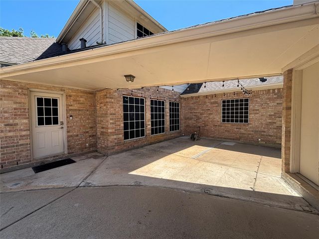 3207 Long Bough Court, Houston, TX 77059