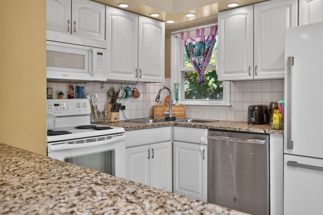 562 Sandalwood Drive, Lexington, KY 40505