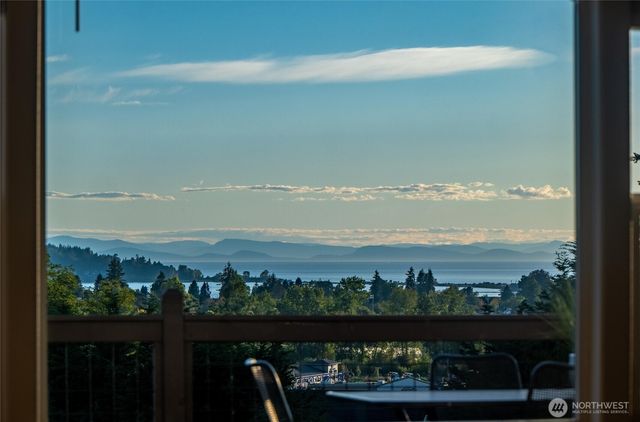 668 Parkview Place, Blaine, WA 98230