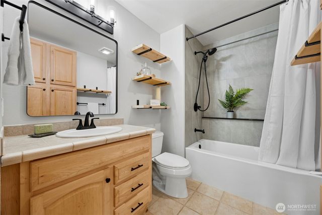 668 Parkview Place, Blaine, WA 98230