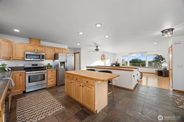 668 Parkview Place, Blaine, WA 98230
