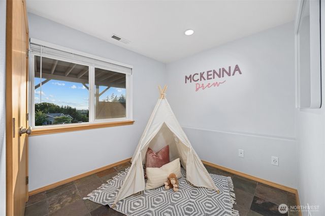 668 Parkview Place, Blaine, WA 98230