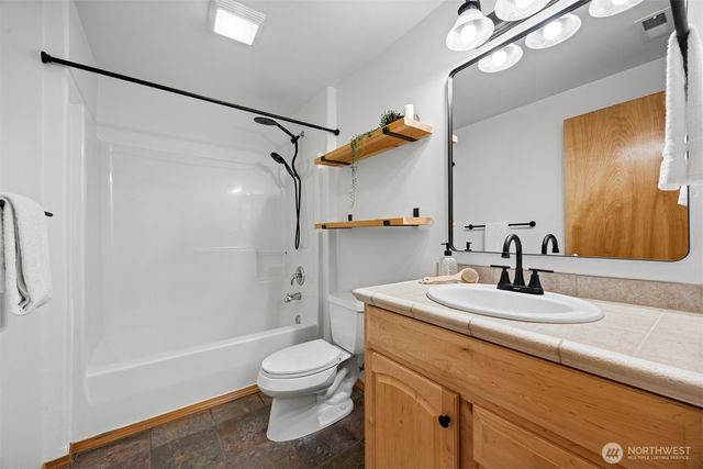 668 Parkview Place, Blaine, WA 98230