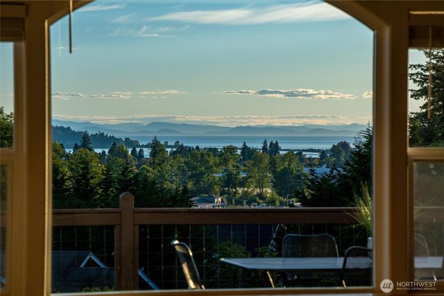 668 Parkview Place, Blaine, WA 98230