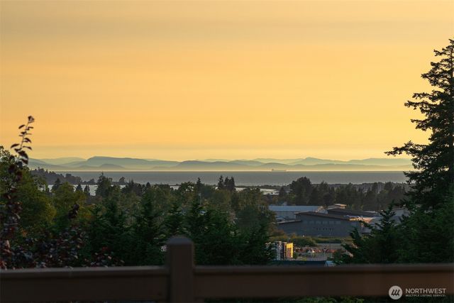 668 Parkview Place, Blaine, WA 98230
