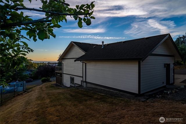 668 Parkview Place, Blaine, WA 98230