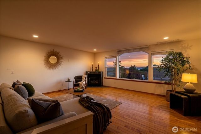 668 Parkview Place, Blaine, WA 98230
