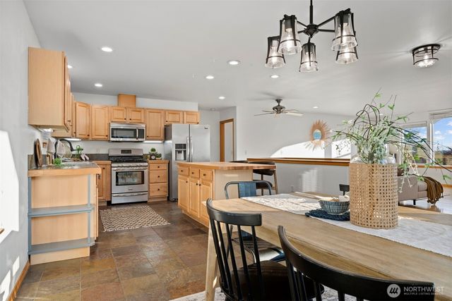 668 Parkview Place, Blaine, WA 98230