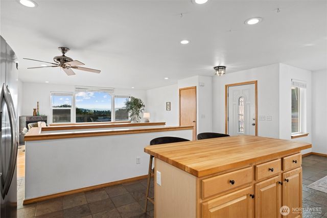 668 Parkview Place, Blaine, WA 98230