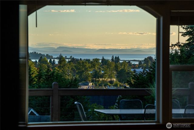 668 Parkview Place, Blaine, WA 98230