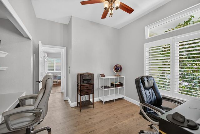 9144 Old Creek Dr, Elk Grove, CA 95758