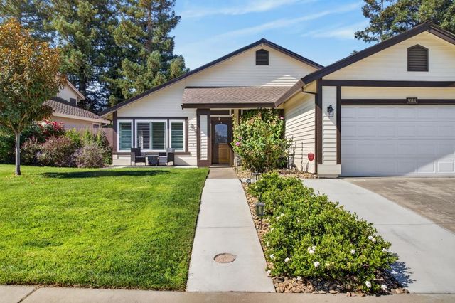 9144 Old Creek Dr, Elk Grove, CA 95758