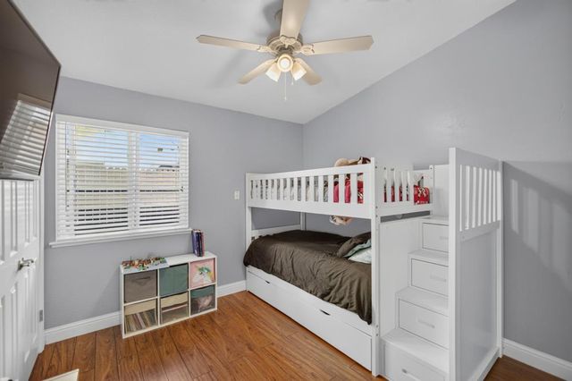 9144 Old Creek Dr, Elk Grove, CA 95758