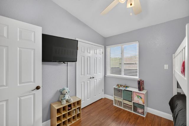9144 Old Creek Dr, Elk Grove, CA 95758