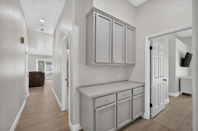 9144 Old Creek Dr, Elk Grove, CA 95758