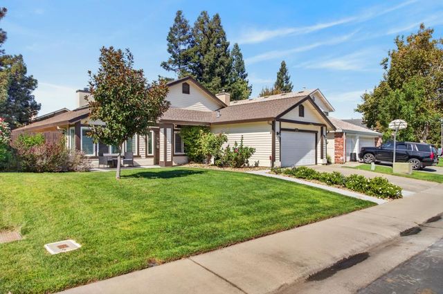 9144 Old Creek Dr, Elk Grove, CA 95758