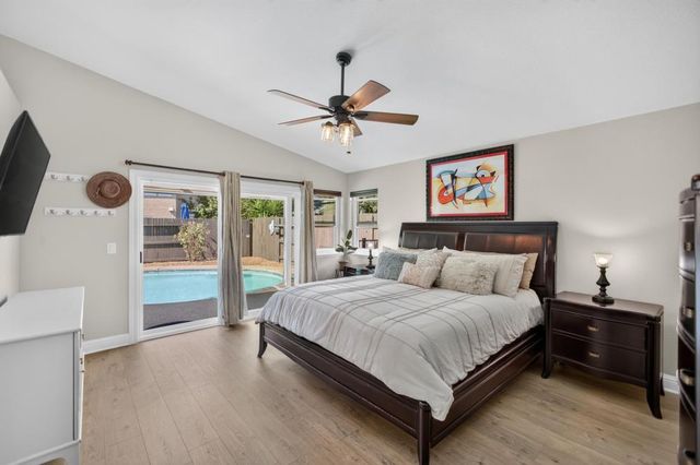 9144 Old Creek Dr, Elk Grove, CA 95758
