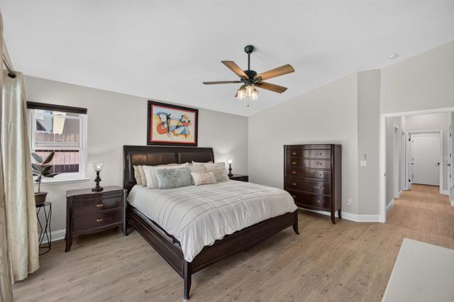 9144 Old Creek Dr, Elk Grove, CA 95758