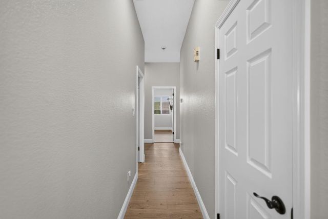 9144 Old Creek Dr, Elk Grove, CA 95758