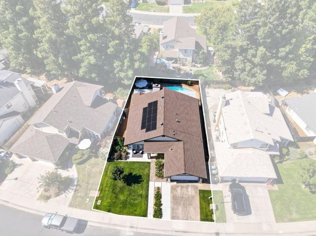 9144 Old Creek Dr, Elk Grove, CA 95758