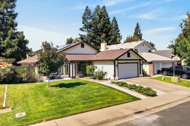 9144 Old Creek Dr, Elk Grove, CA 95758