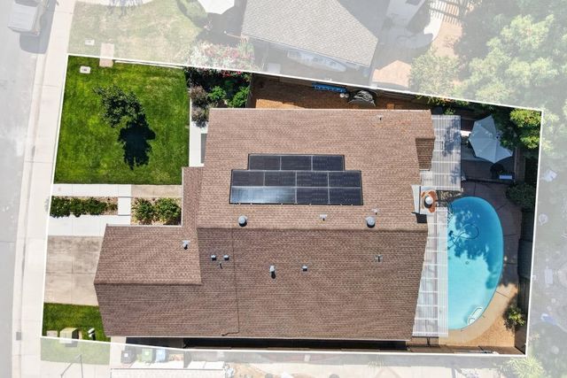 9144 Old Creek Dr, Elk Grove, CA 95758