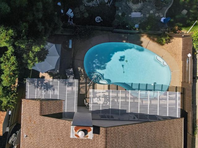 9144 Old Creek Dr, Elk Grove, CA 95758