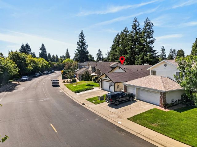 9144 Old Creek Dr, Elk Grove, CA 95758