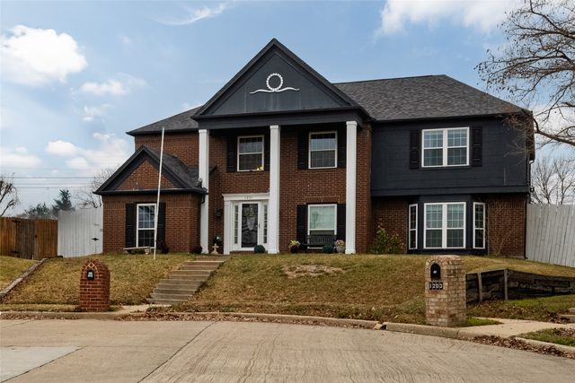 1201 Brittainy Place, Carrollton, TX 75006